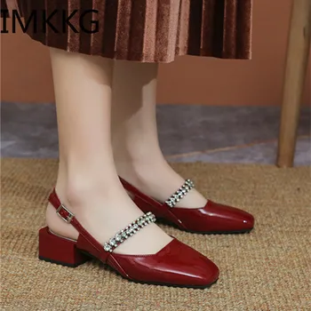 2023 Летни сандали Baotou с кристали и перли на средно токчета за Дамски обувки Mary Jane, с квадратна глава вино-червено цвят на дебелите ток